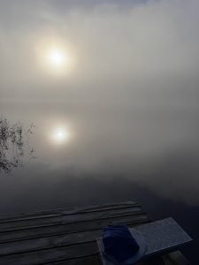 Morgentåge over Thorsø set fra badebroen